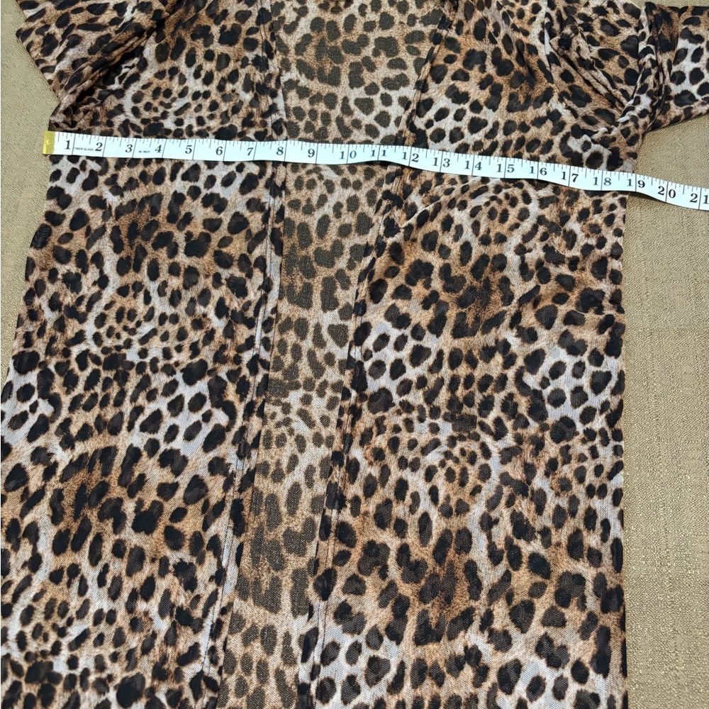 Discreet Leopard Print Kimono - Brown & Black - Picture 9 of 14